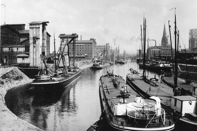 De binnenhaven van Duisburg rond 1902