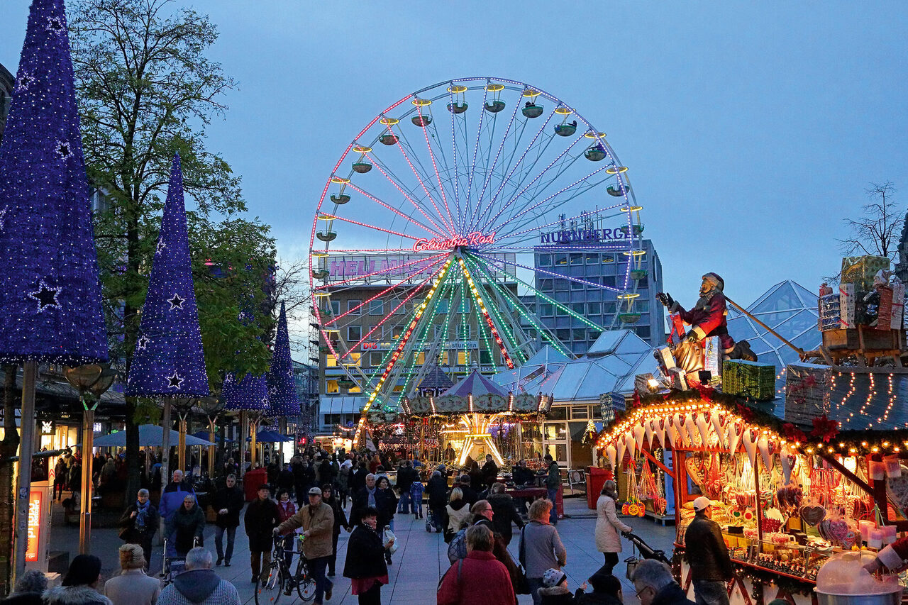 Kerstmarkt van Duisburg met reuzenrad