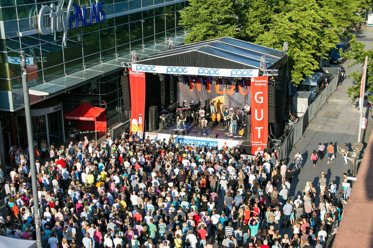 Stadtfest-Bühne auf der Königstraße