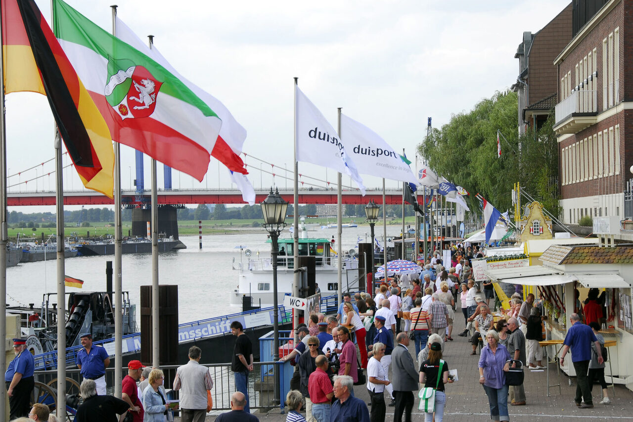 Hafenfest an der Rheinpromenade