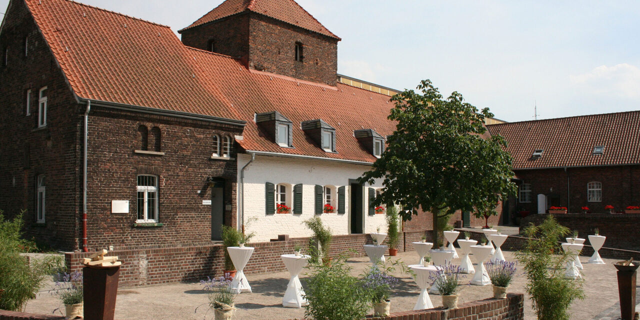 Außenansicht Steinhof Duisburg